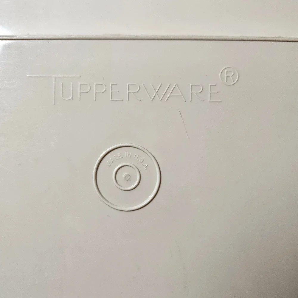 Vintage Tupperware‎ 723-3 Divided Serving Tray with Lid Cream Rectangular USA